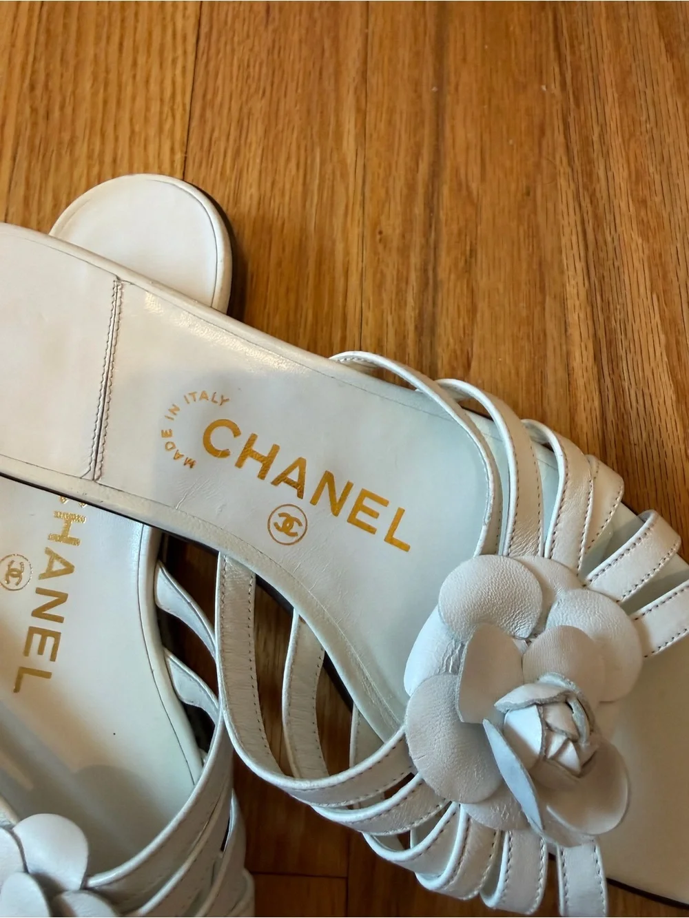 CHANEL beautiful authentic